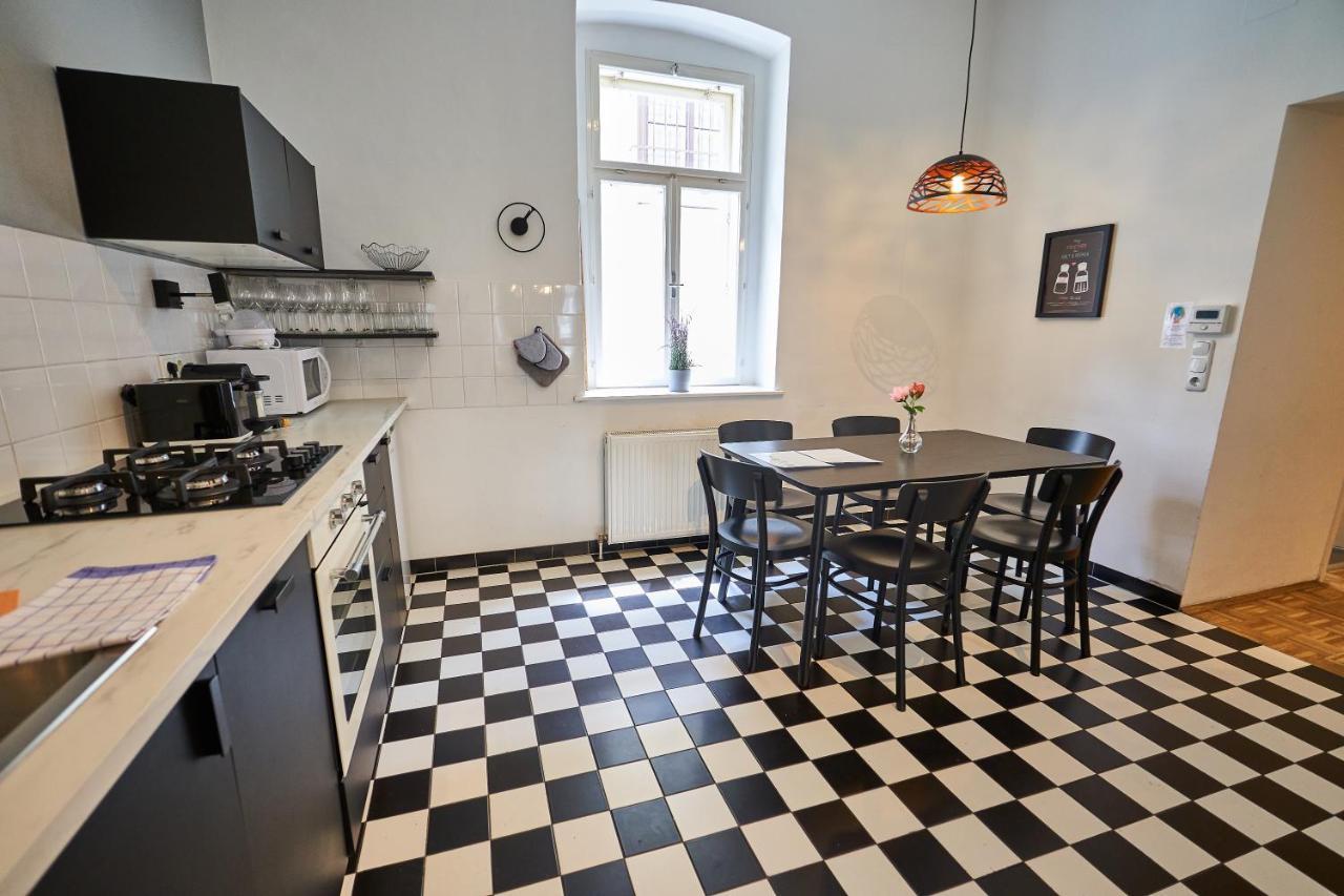 Apartment Fancy For 5 With Self-check-in At Spittelberg